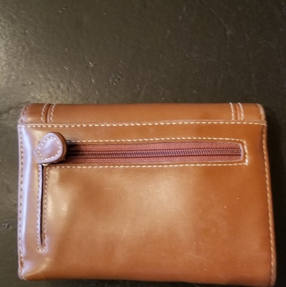 Liz Claiborne Wallet - Picture 3 of 4